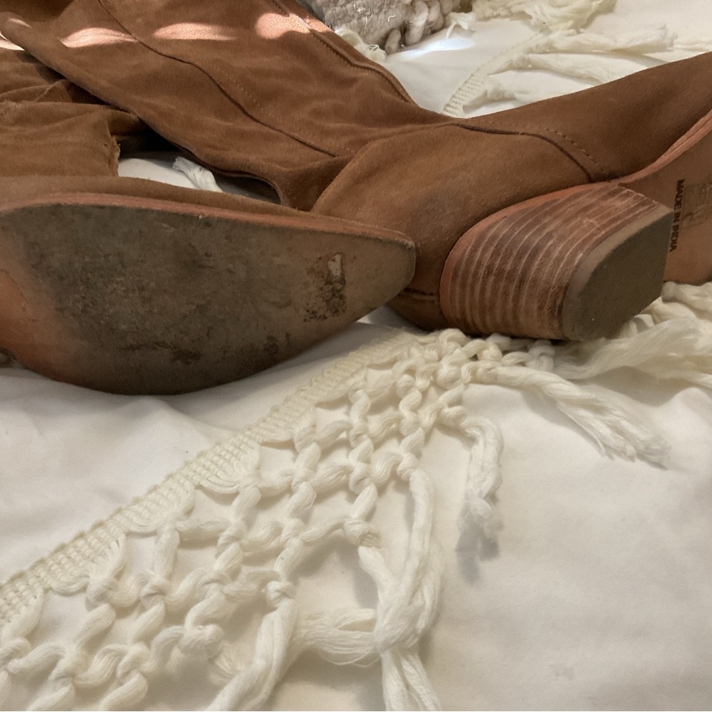 Brown Knee High Heeled Boots with Suede Material and Pointed Toe - Picture 2 of 4